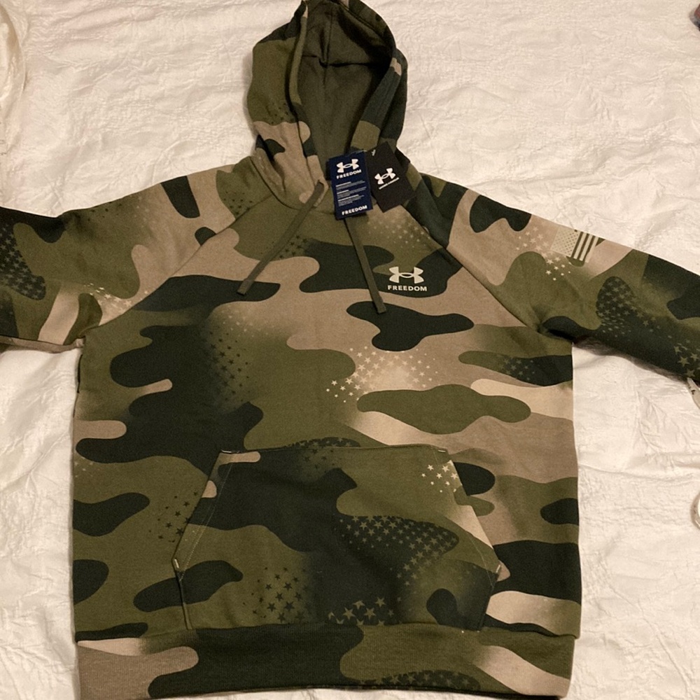 NWT Under Armour Freedom Camo Hoodie - Picture 1 of 10